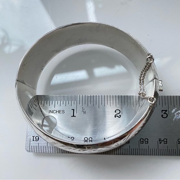 Vintage 925 Sterling Silver Etched Floral Hinge Bangle Bracelet Estate Piece - Picture 5 of 7